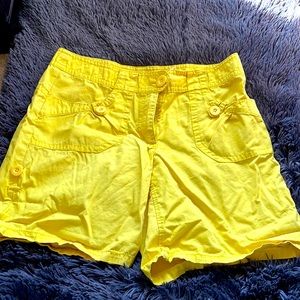 Cool comfy yellow shirt from H&M